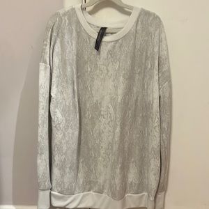 White pattern crewneck